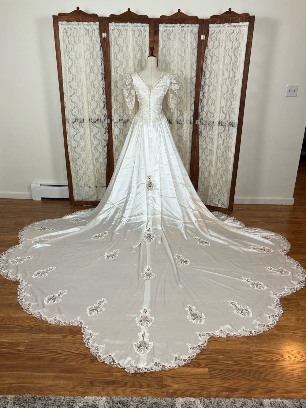 Spectacular Vintage 90s Scalloped Cathedral Length Wedding Gown